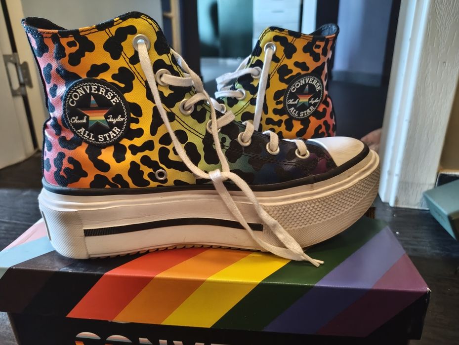 Converse limited pride eition