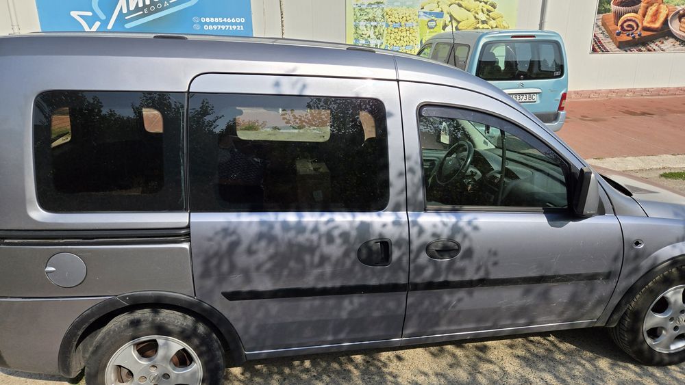 Opel Combo 2010 година 1.6 94 коня