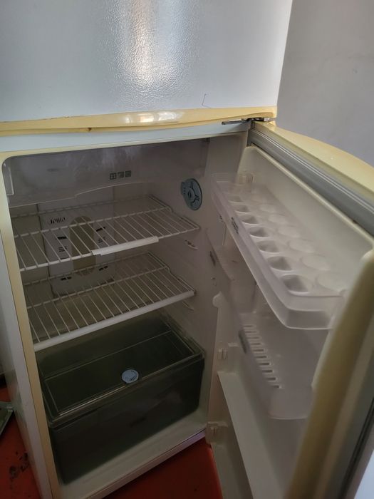 Холодильник сатылады