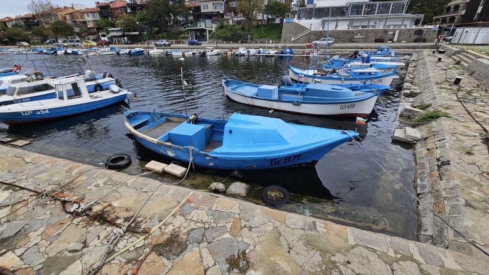 Продавам лодка