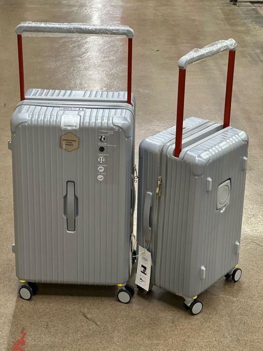 Чемодан с широкой ручкой