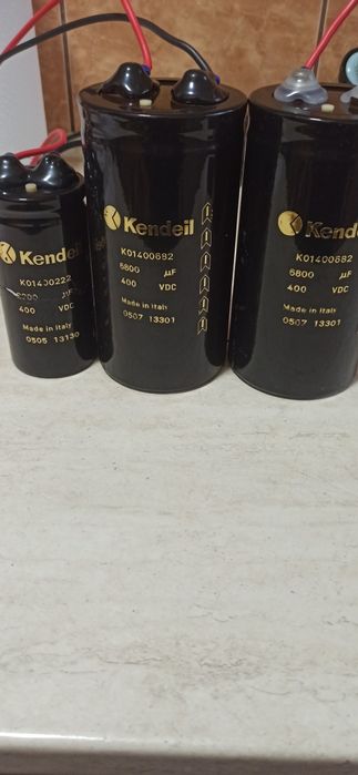 Condensator filtraj 2200uf/450v