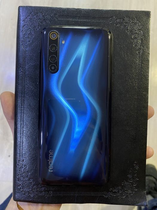 Realme 6 pro отличном состоянии