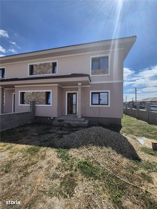 Duplex 3 dormitoare - locatie excelenta - construictie foarte bine gan