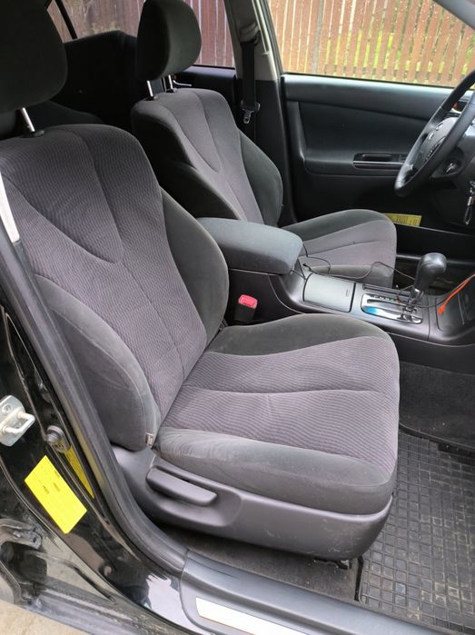 Продам сиденья от CAMRY 40