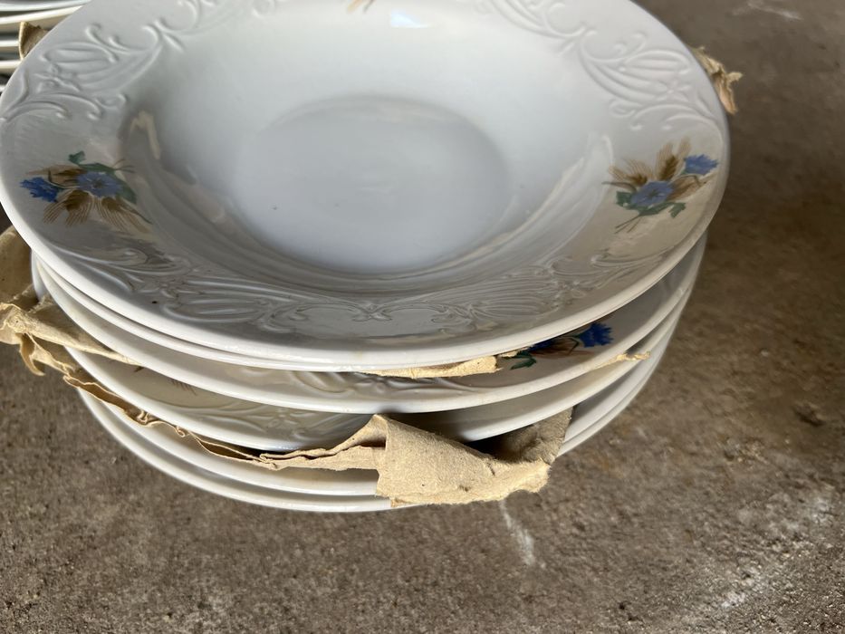 Посуда , тарелки,чашки,супница