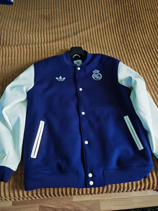 Vând jacheta Real Madrid