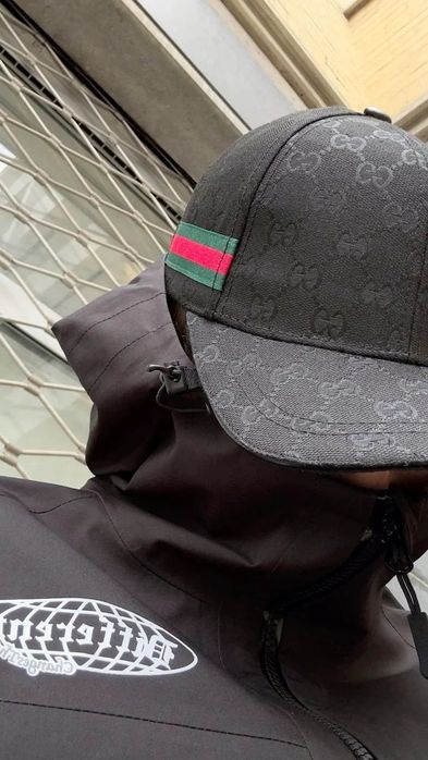 Vând Șepci Gucci noi