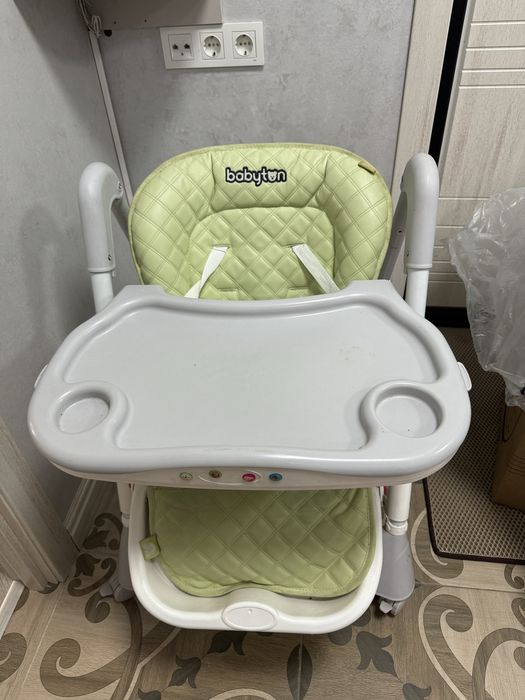 Детский стульчик для кормления