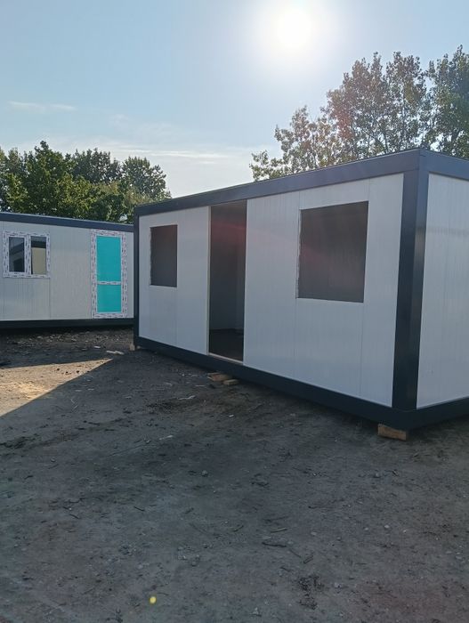 Vând containere modulare și hala metalica