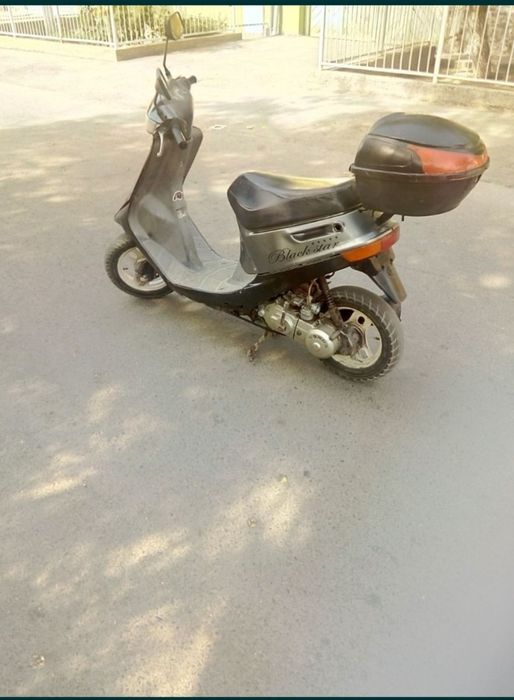 Skuter honda dio sotiladi srochno uurishina gap yoq