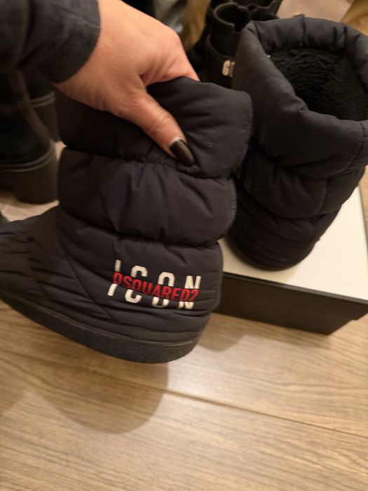 Оригинални дамски апрески Dsquared,отлично състояние