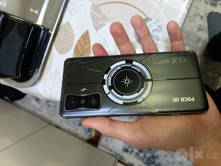 Poco F4 GT igravoy telefon