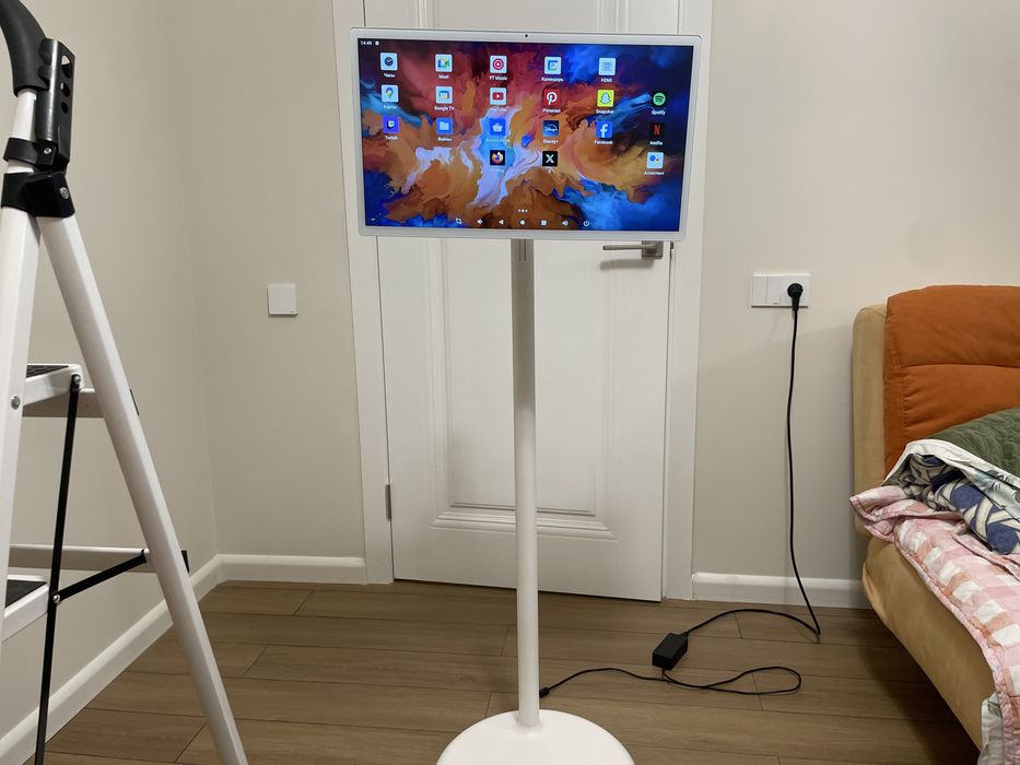Smart display , ходящий телевизор
