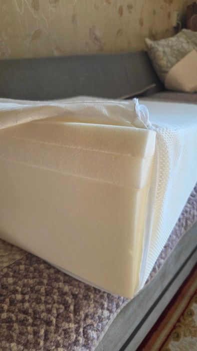 Подушка клиновидная