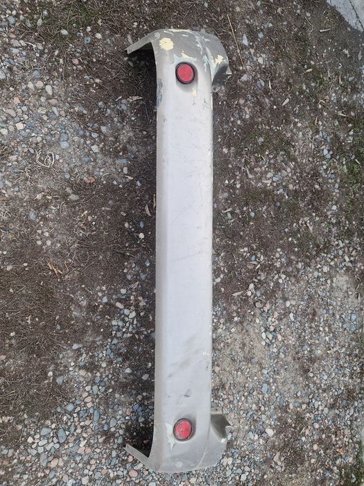 Задний бампер от Митсубиси челенджер