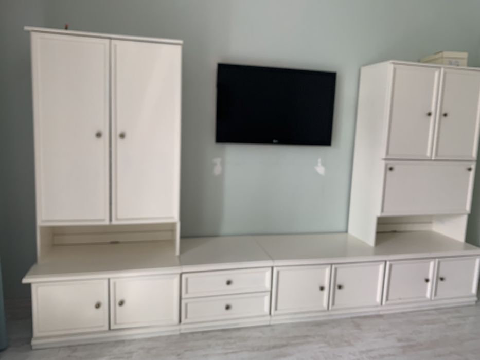 Продаю стенку шкаф для гостиной