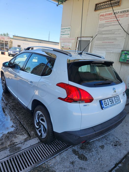 PEUGEOT  model  2008 AUTOMAT  înscris recent  SI VARIANTE AUTO