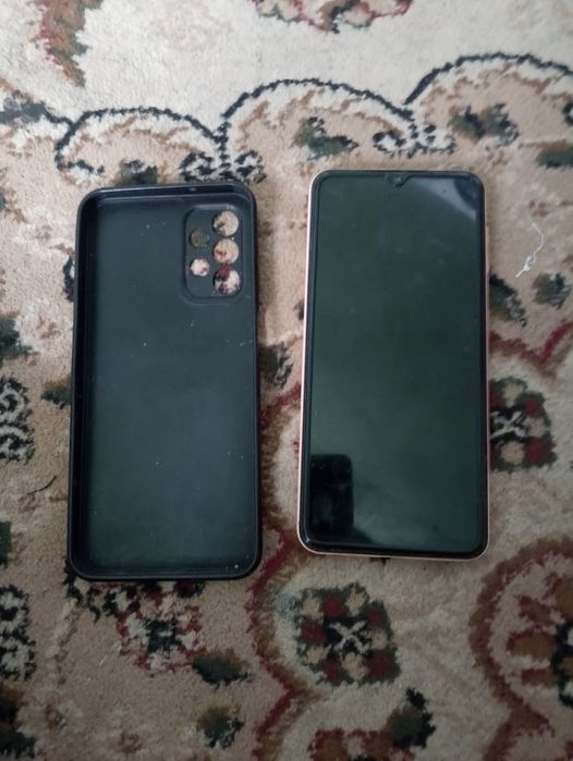 Продам телефон самсунг А3