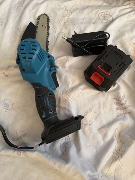 Mini drujba electrica 48V cu acumulator si incarcator predare personal