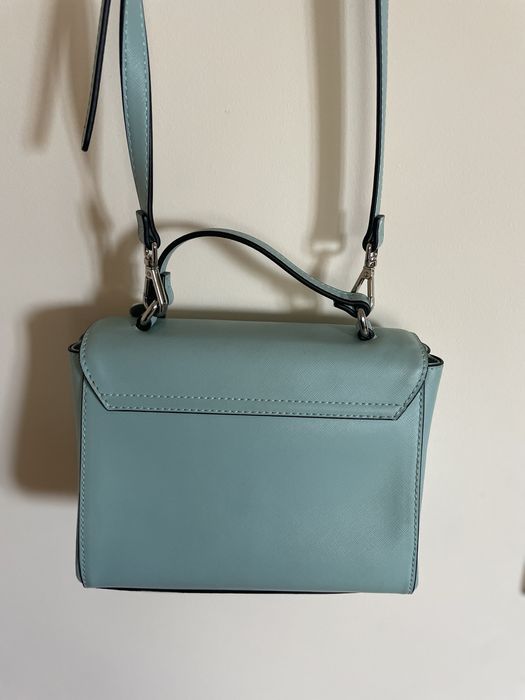 Оригинала чанта Guess