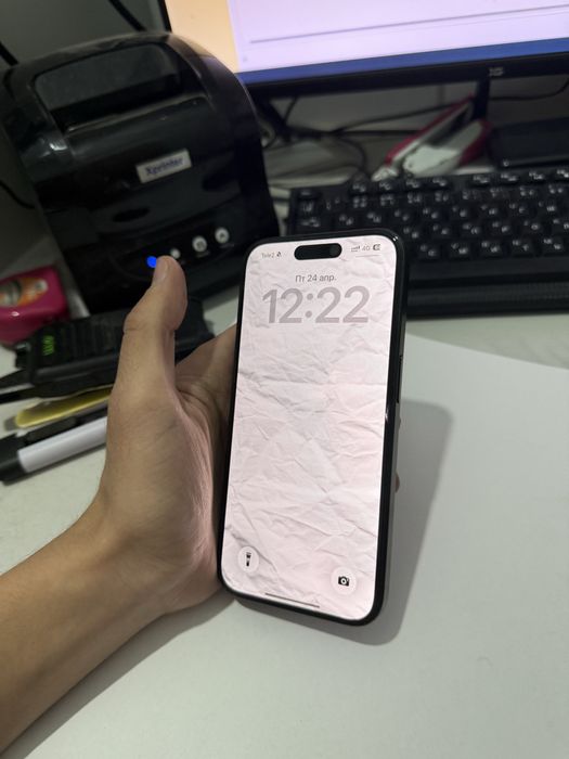 iPhone 15pro с гарантии