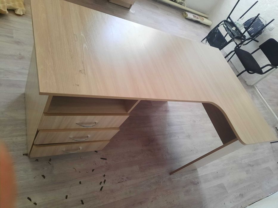 Новый офисный стол