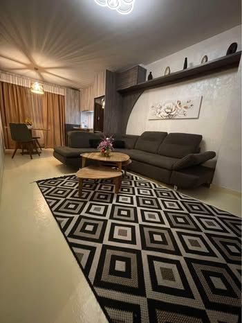 Apartament mobilat, zonă centrală (bloc nou)