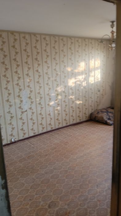 Продам квартиру улутьшеной плонировки