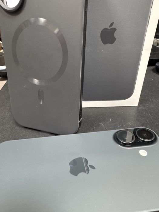 Iphone 17 256gb nou doar activat pentru proba