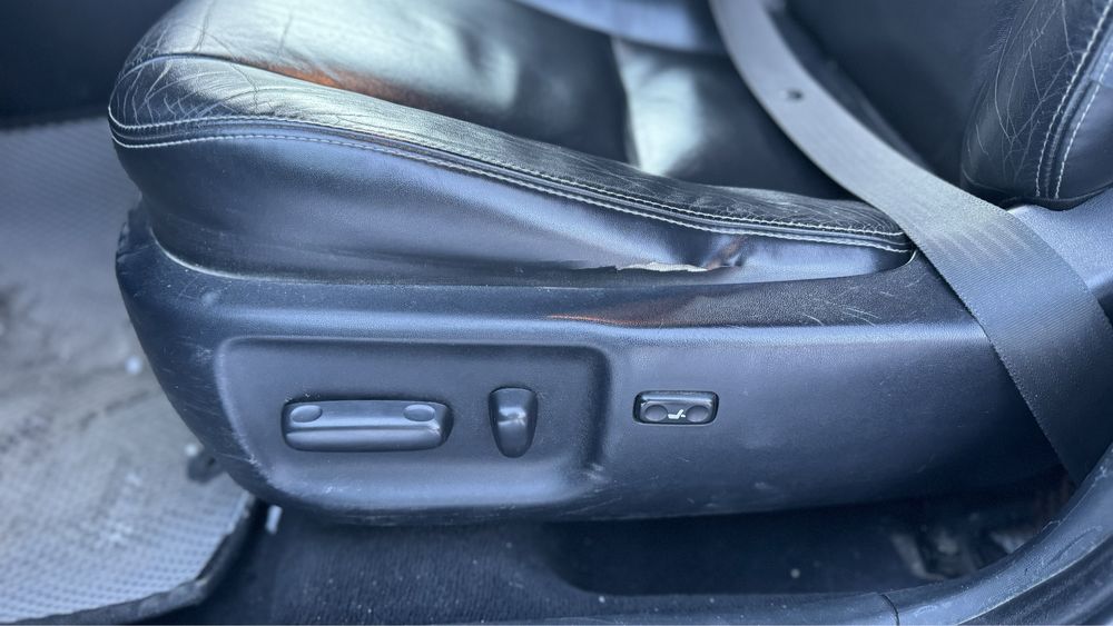 Продам Тойота Авенсис