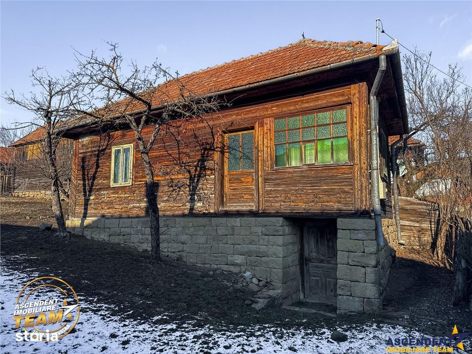 Film! Teren apreciabil, 2.819 mp + casa, Mereni, Covasna