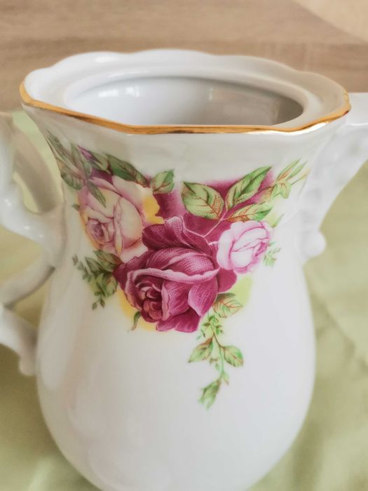 Порцеланови кани