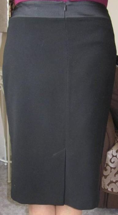 Продавам нова елегантна, официална, маркова пола