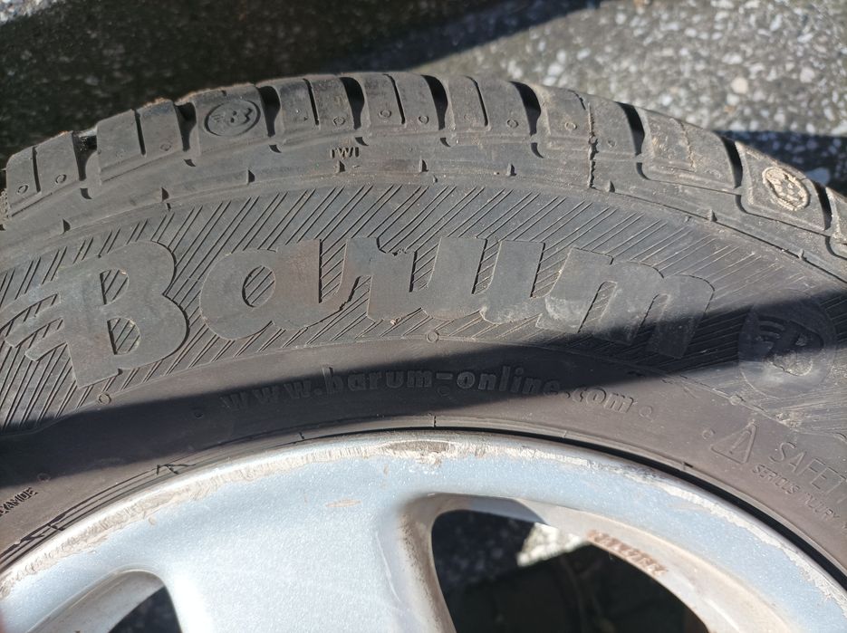 Продавам 4 броя гуми с джанти