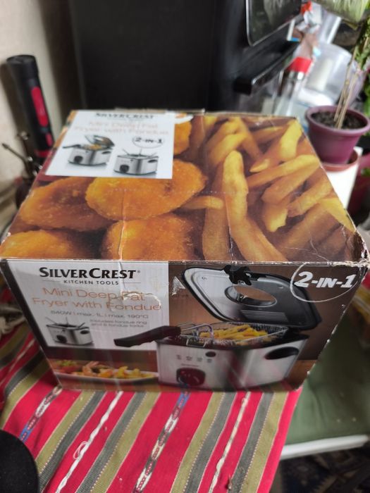 Vând friteuza electrica silvercrest!