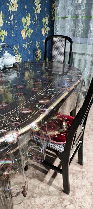 Стол и стулья б/у