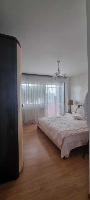 Apartament cu 3 camere de închiriat pe strada Bucegi- Persoana fizica