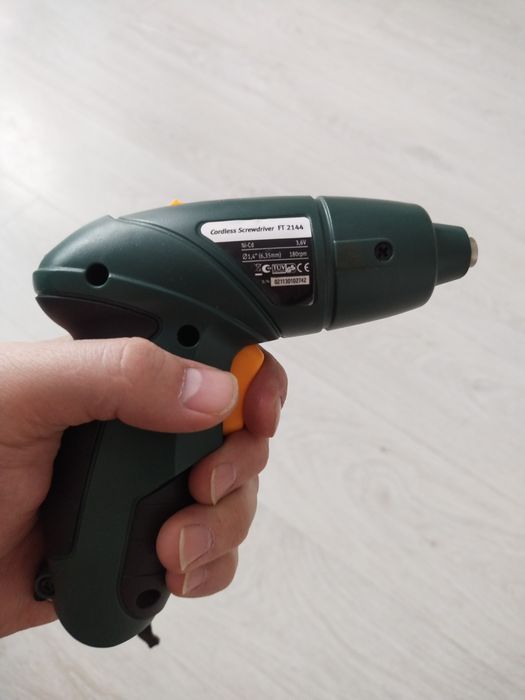 Новый отличный шуруповерт