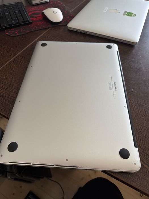 Laptop Macbook Pro 15 i7 16gb ssd perfect functional