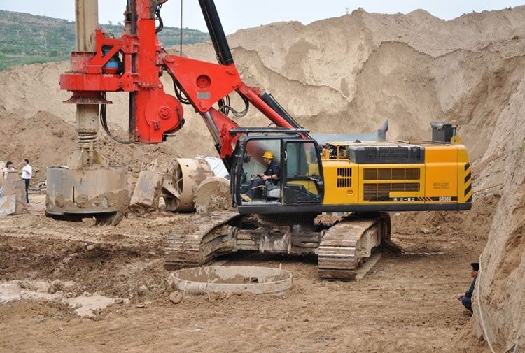 Бурение скважин для свай и работы заливки и армирования свай