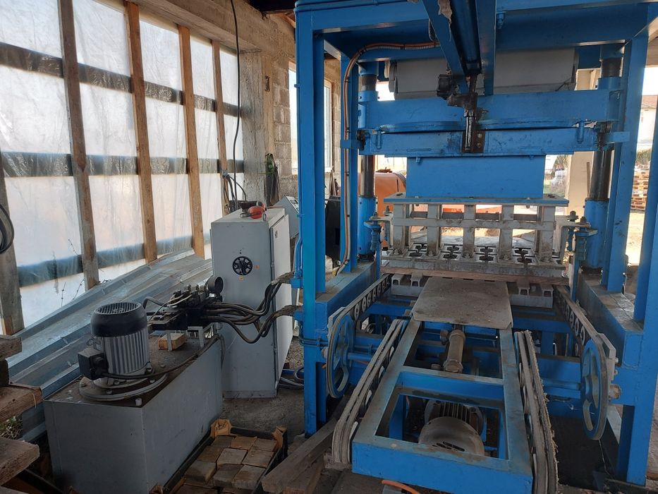 Машина за производство на тротоарни плочки