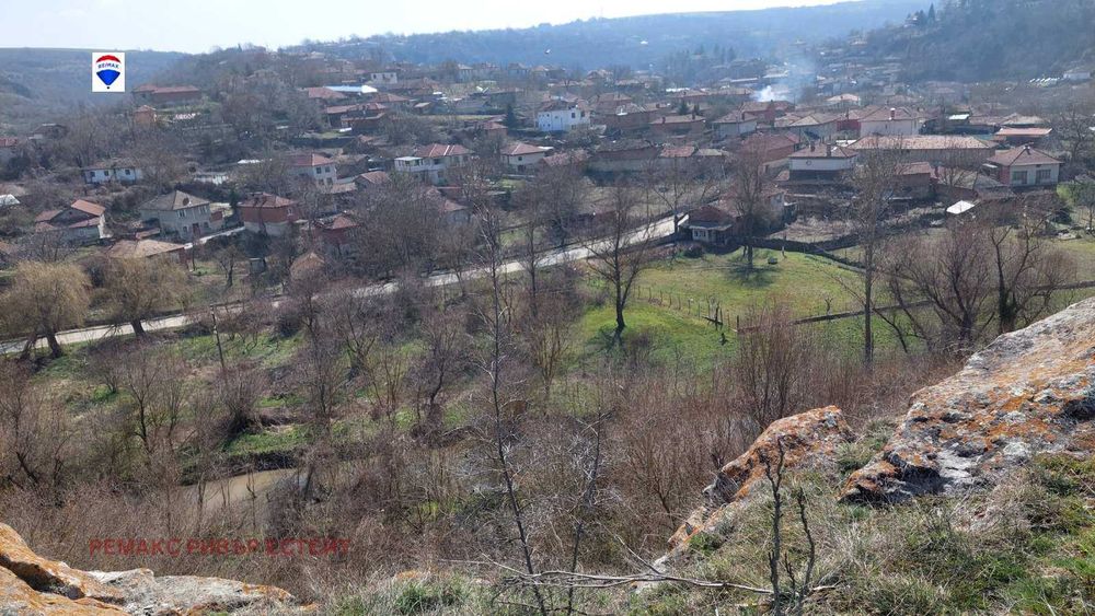 Къща за продажба в с. Червен