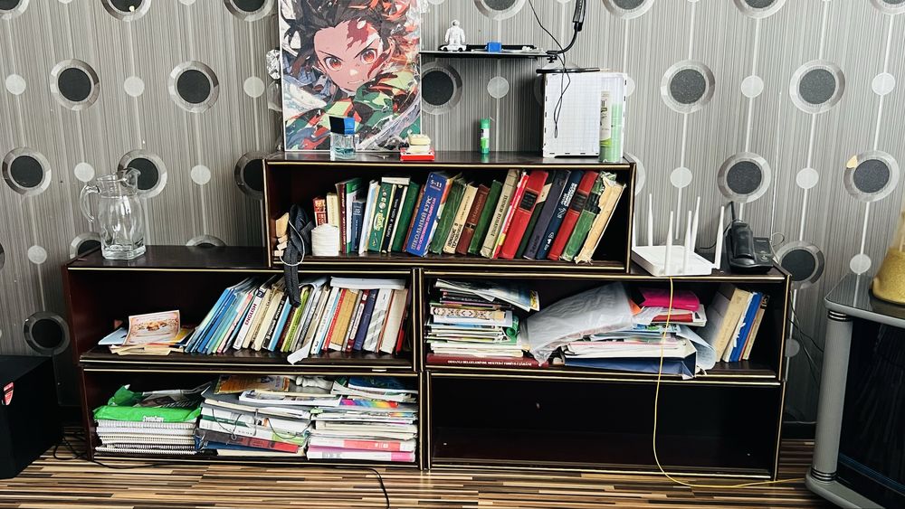 Продаются книжные полки 5 шт