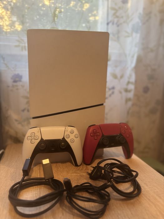 Vând PlayStation 5 Digital Edition 800GB + 2 Manete + Cutie Originală | Stare Excelentă