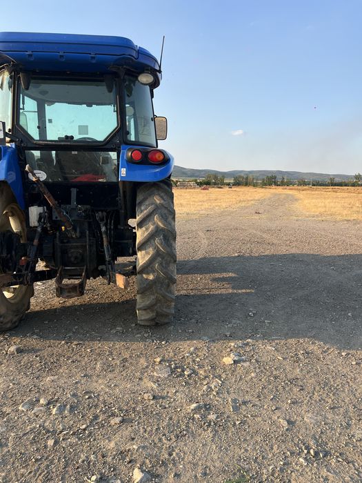 Трактор New holland td5.85