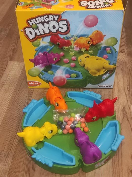 Продавам - надтолни игри "Прасчо прас" и "Hungry Dinos"
