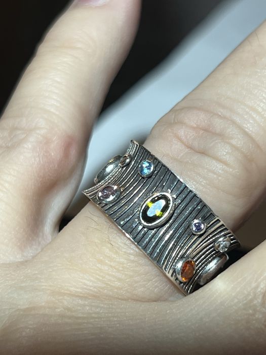 Inel de argint cu pietre colorate