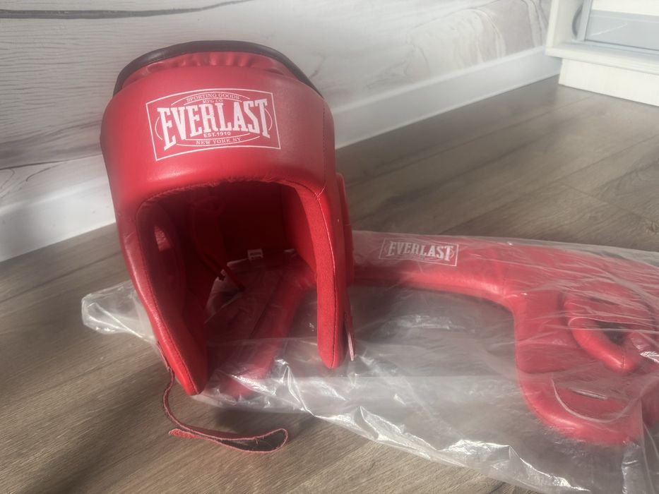 Боксерский шлем Everlast