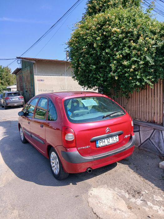 Vând Citroen Picasoo.